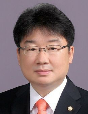 윤치용